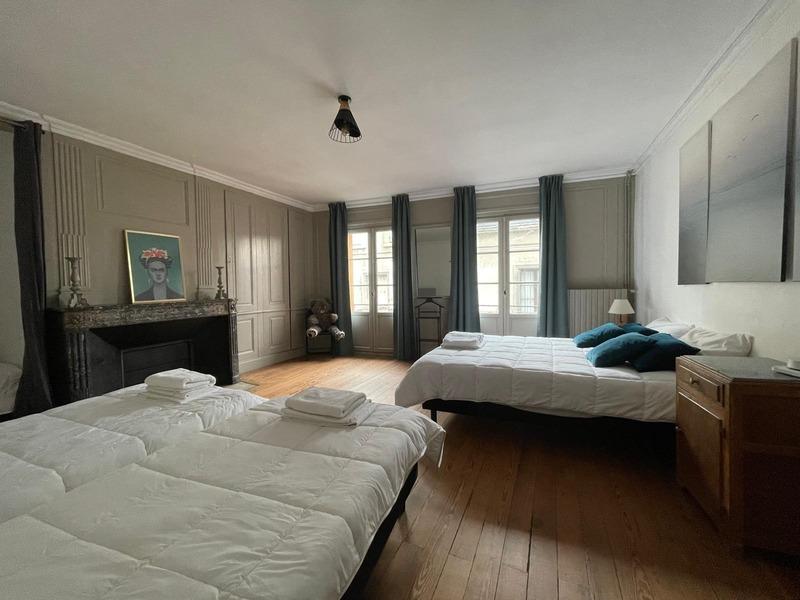 Maison - 262 m² - 9 pièces