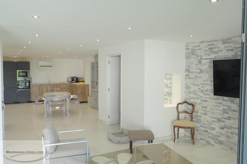 Demeure - 235 m² - 8 pièces