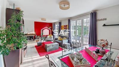 Maison - 204 m² - 7 pièces