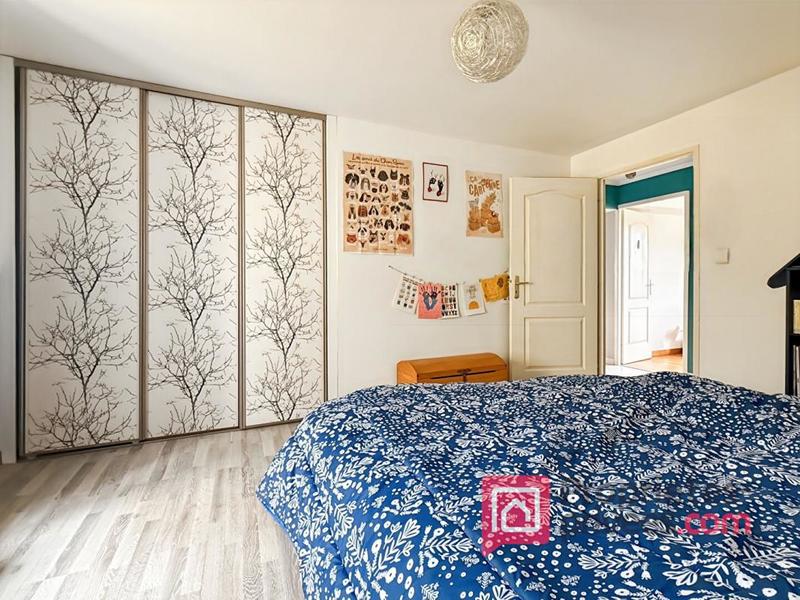 Maison - 189 m² - 9 pièces