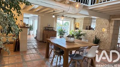 Maison - 223 m² - 9 pièces