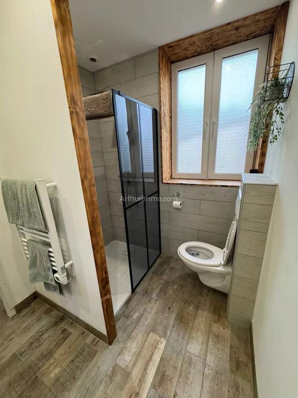 Maison - 595 m² - 5 pièces