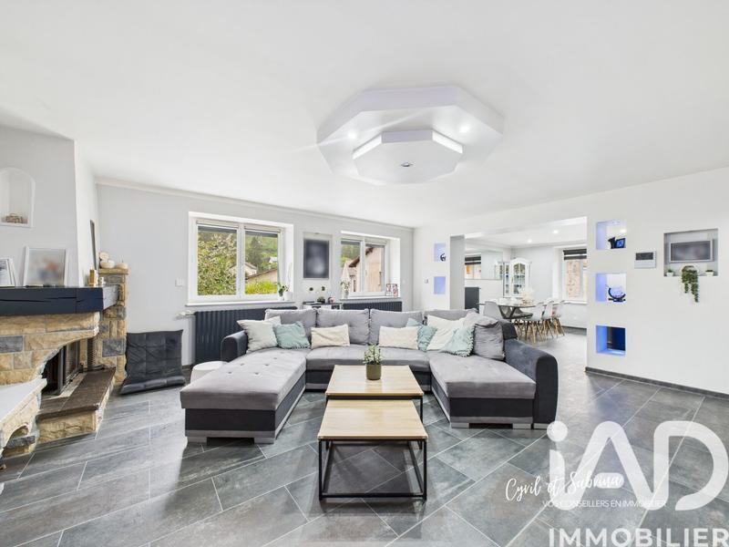 Maison - 253 m² - 10 pièces