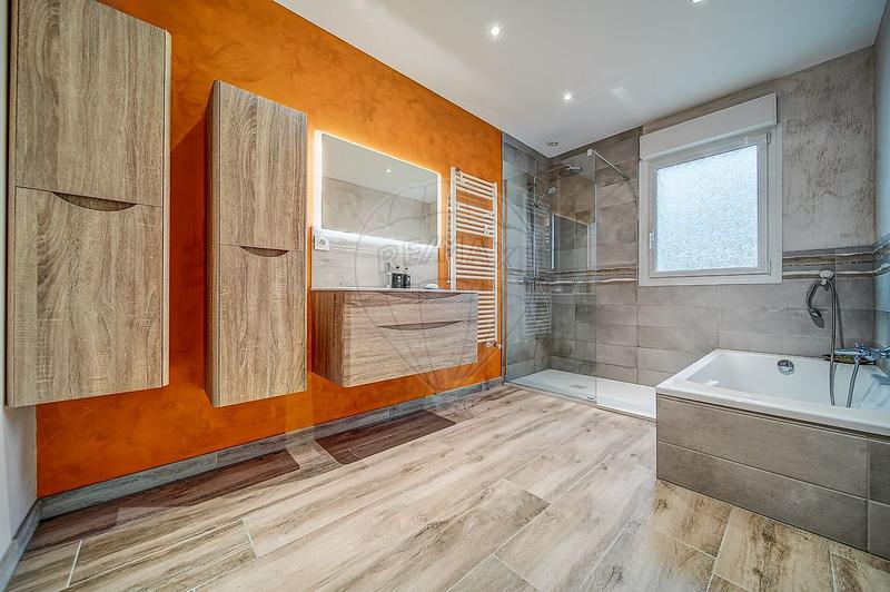 Maison - 104 m² - 4 pièces