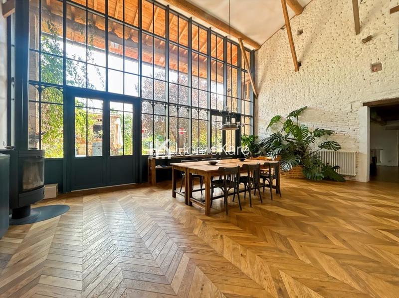 Maison ancienne - 435 m² - 10 pièces