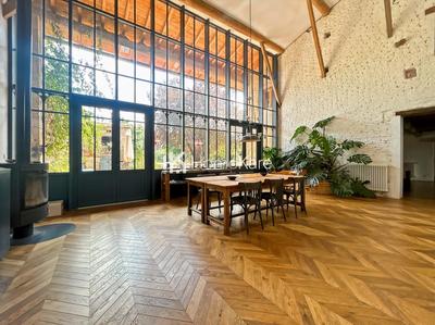 Maison ancienne - 435 m² - 10 pièces