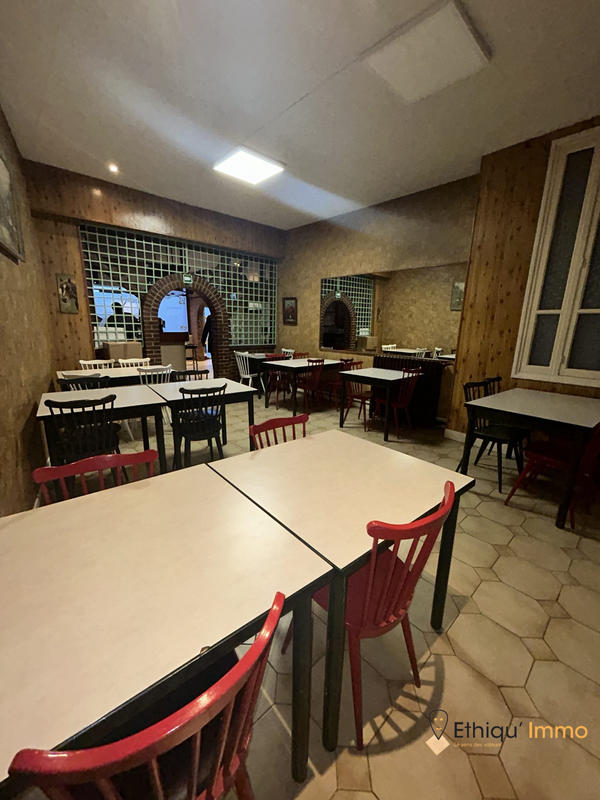 Maison - 700 m² - 17 pièces