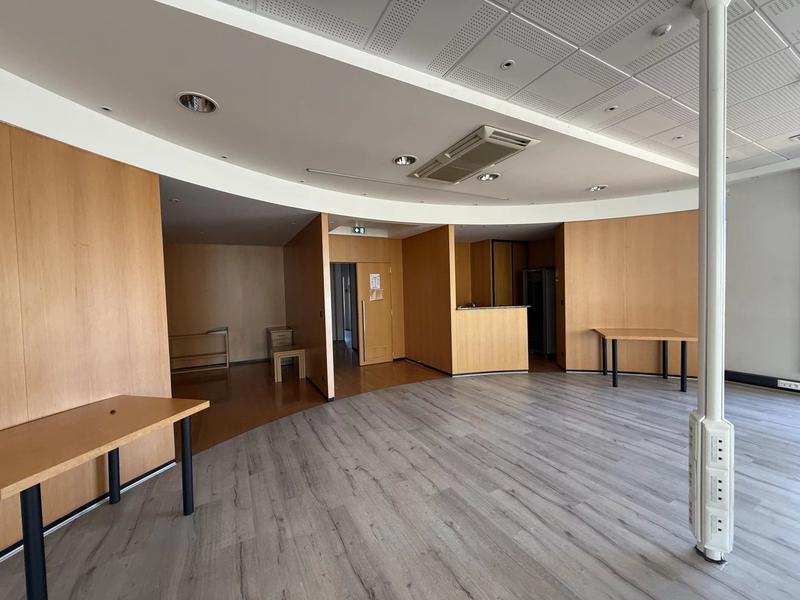 Bureau - 337 m² - 11 pièces