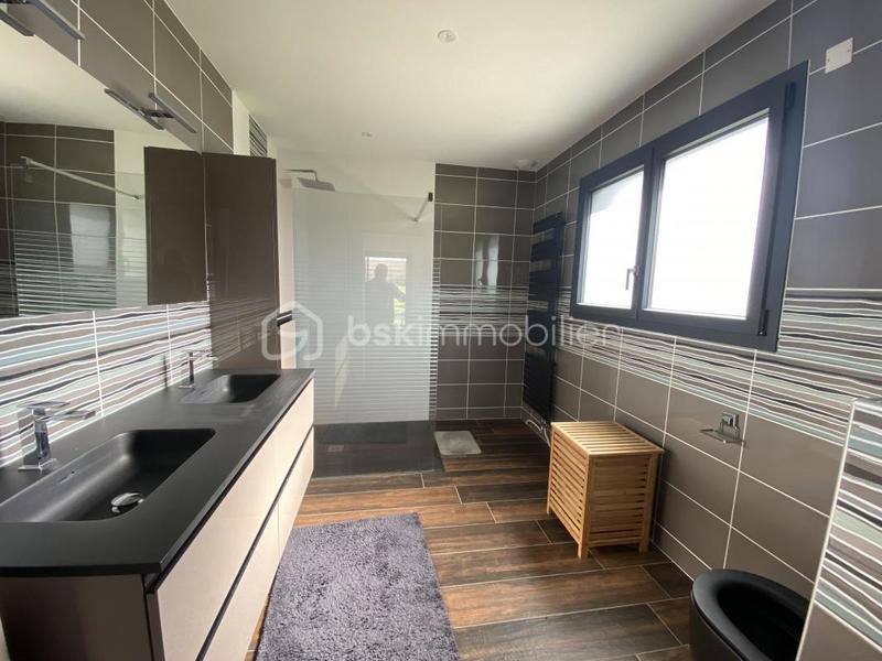 Villa - 244 m² - 6 pièces