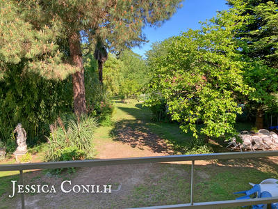 Maison - 245 m² - 11 pièces