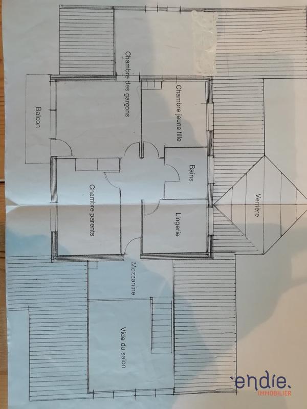 Maison - 212 m² - 7 pièces