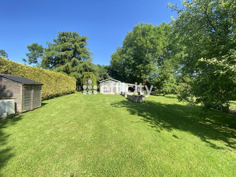 Maison - 395 m² - 13 pièces