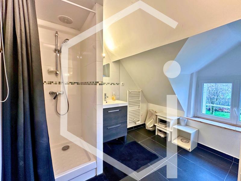 Maison - 182 m² - 7 pièces