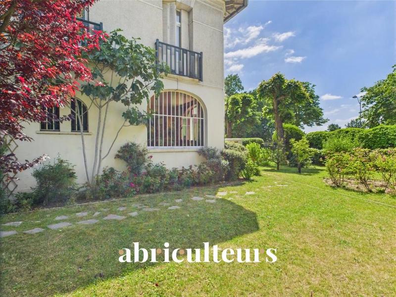 Appartement - 165 m² - 6 pièces