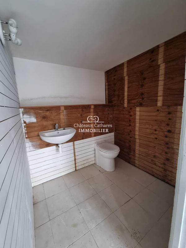 Local commercial - 106 m² - 6 pièces