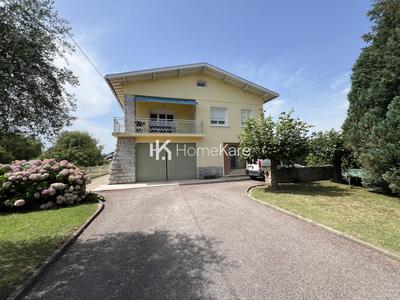 Maison - 200 m² - 7 pièces