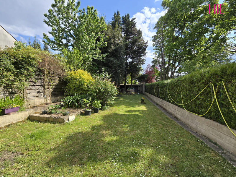 Maison traditionnelle - 90 m² - 6 pièces