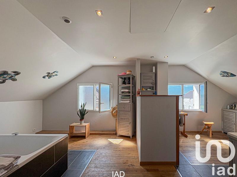 Maison - 240 m² - 7 pièces