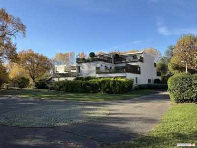 Appartement - 99 m² - 4 pièces