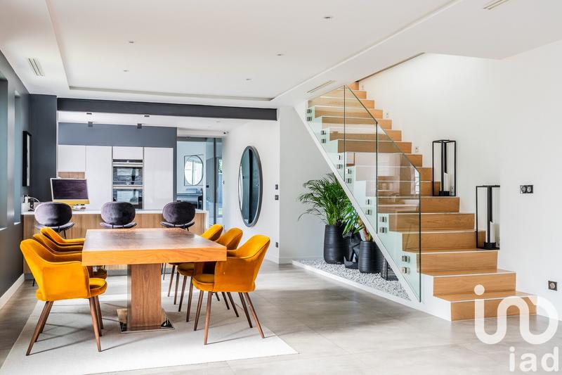 Maison - 180 m² - 5 pièces