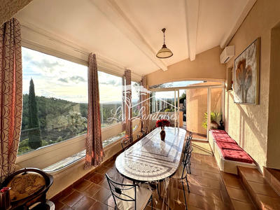 Maison - 229 m² - 11 pièces