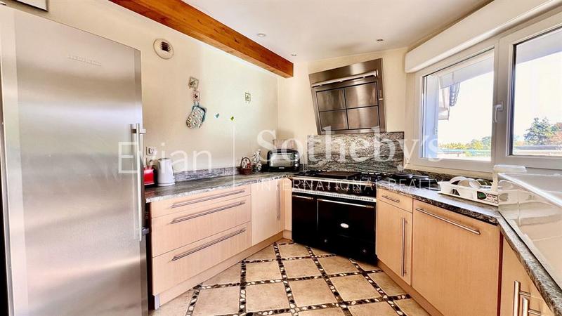 Appartement - 170 m² - 5 pièces