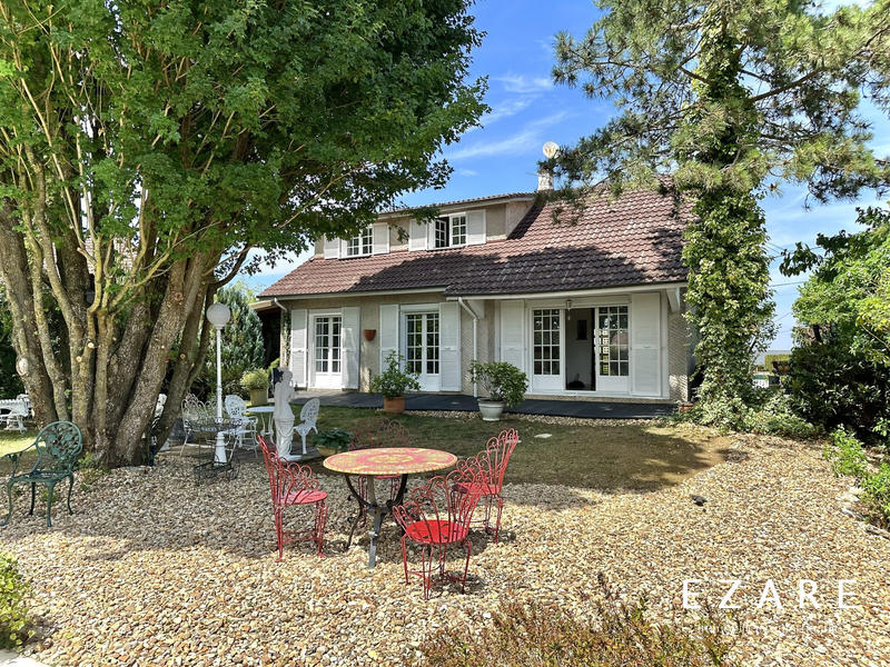 Maison - 161 m² - 7 pièces