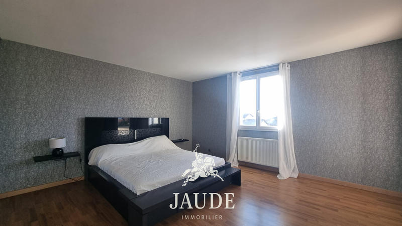 Maison - 277 m² - 8 pièces