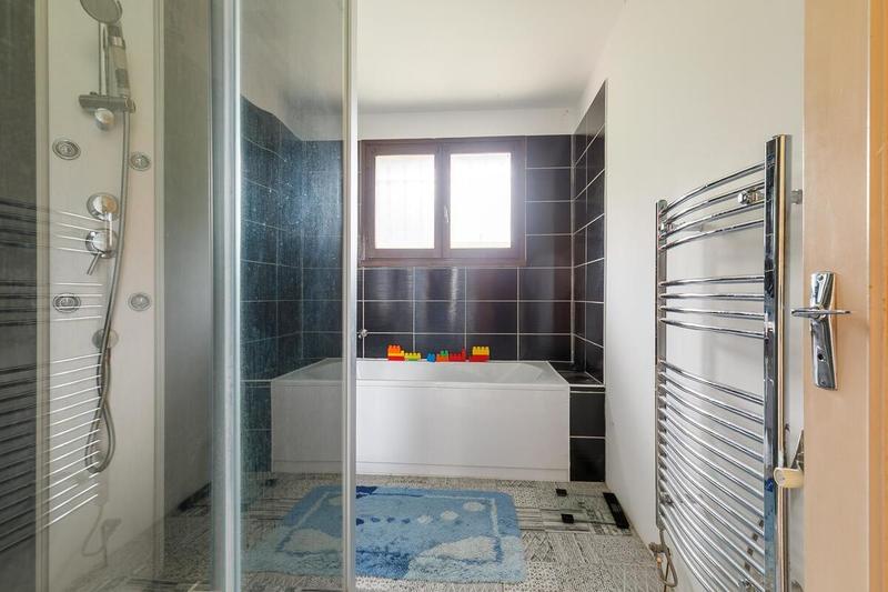 Maison - 170 m² - 6 pièces