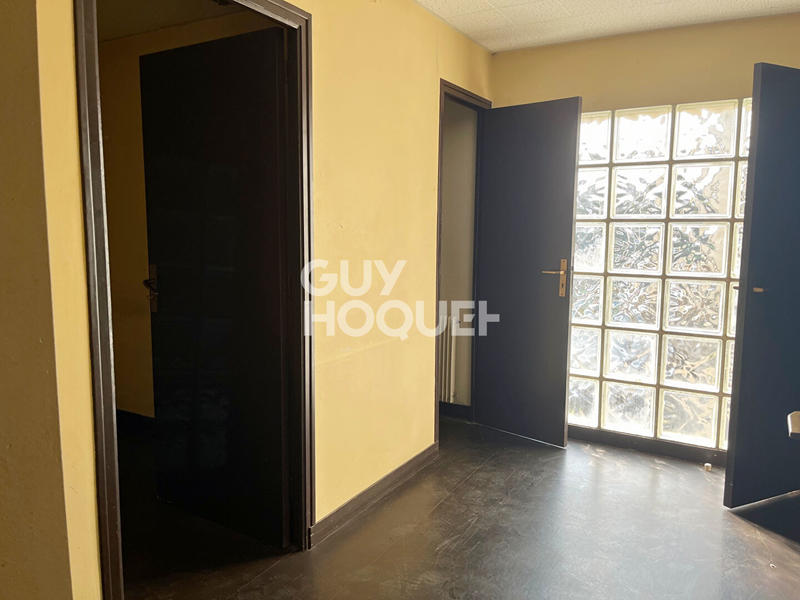 Local commercial - 150 m² - 3 pièces