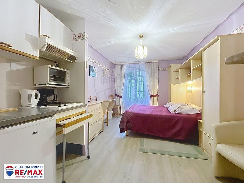 Maison - 428 m² - 19 pièces