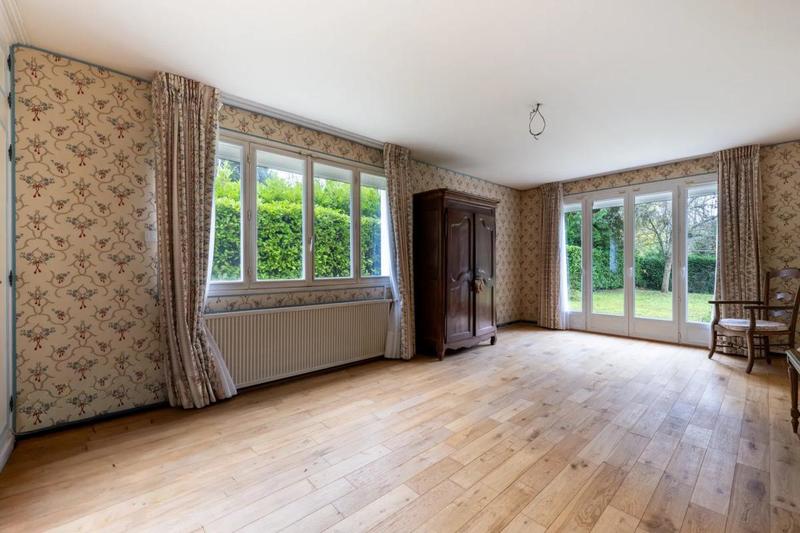 Maison - 250 m² - 7 pièces