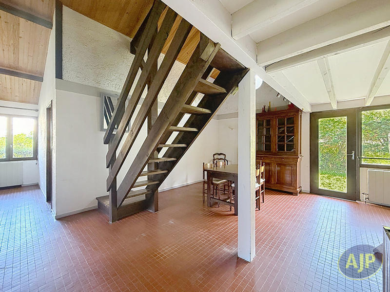 Maison - 98 m² - 5 pièces