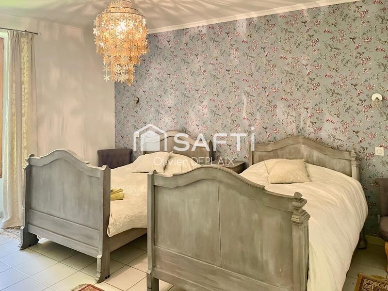 Maison - 400 m² - 9 pièces