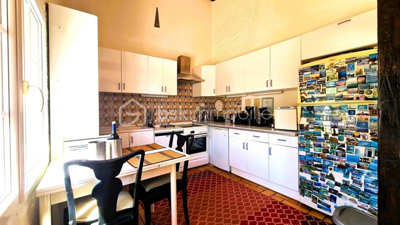 Demeure - 299 m² - 8 pièces