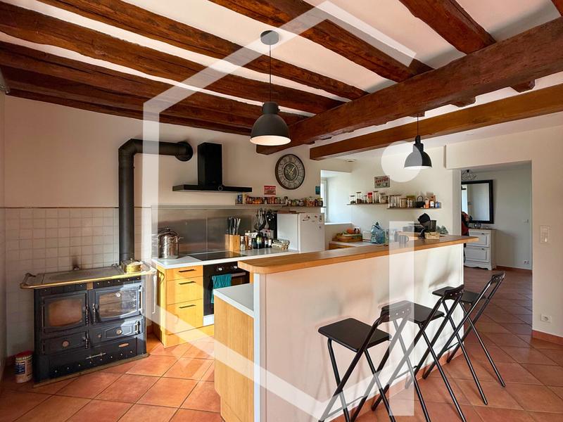 Propriété - 290 m² - 18 pièces