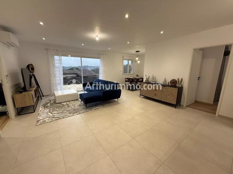 Maison - 92 m² - 5 pièces