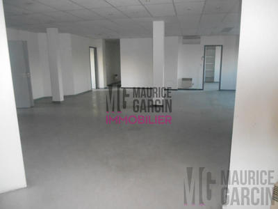 Local commercial - 212 m²