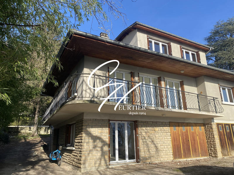 Maison - 151 m² - 6 pièces