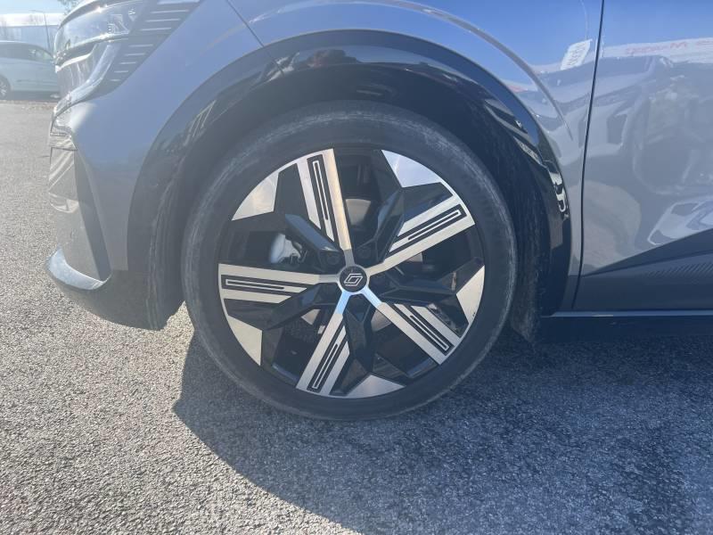 Renault Mégane E-Tech 220 ch autonomie confort Gsr2 Iconic