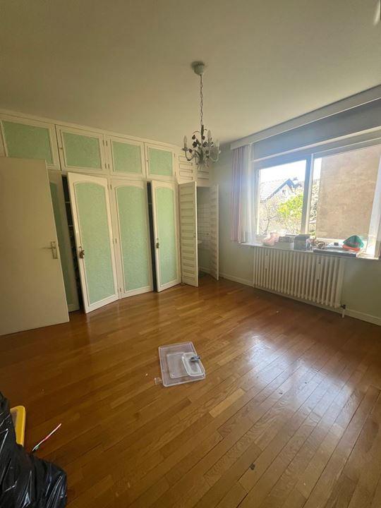 Maison traditionnelle - 231 m² - 9 pièces