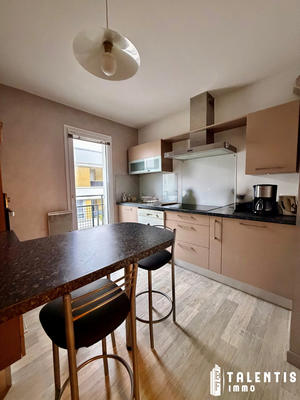 Appartement - 95 m² - 5 pièces