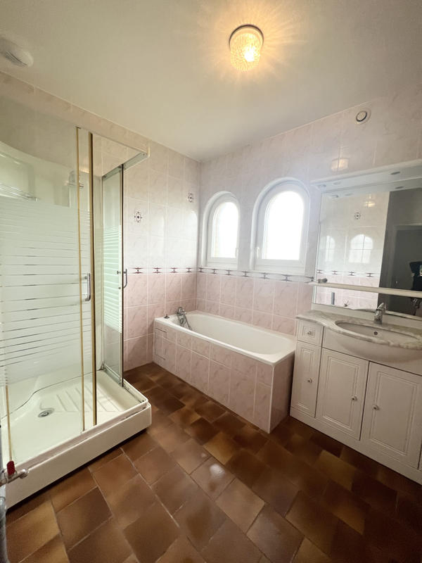 Maison - 98 m² - 4 pièces