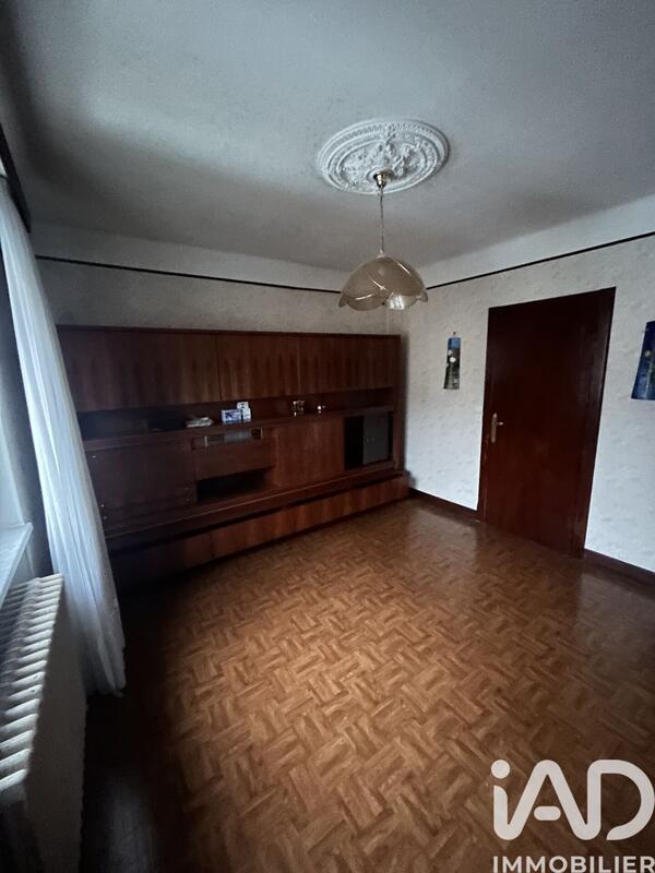 Maison - 96 m² - 6 pièces