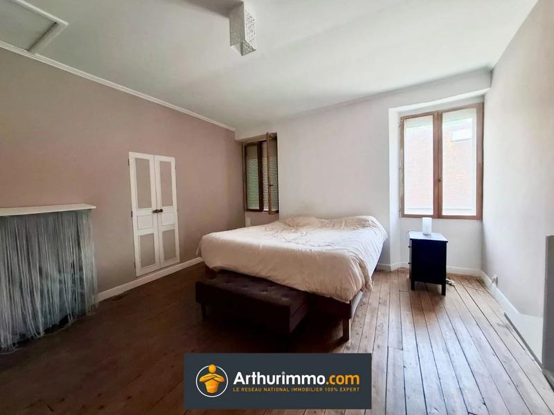 Maison - 232 m² - 8 pièces