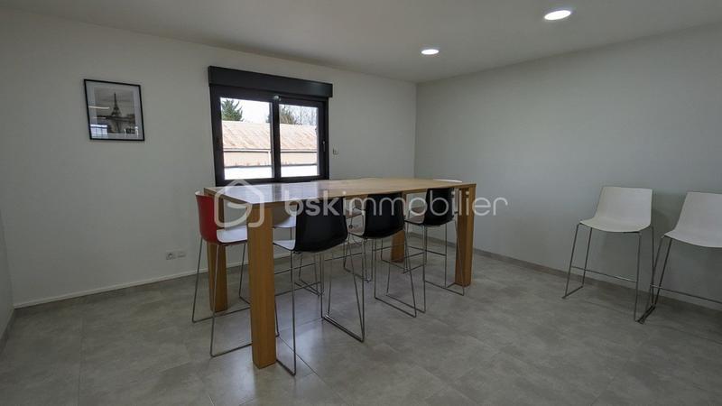 Bureau - 200 m² - 6 pièces