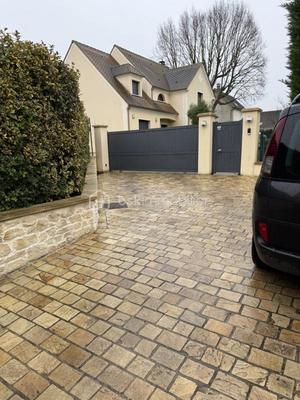 Maison - 210 m² - 9 pièces