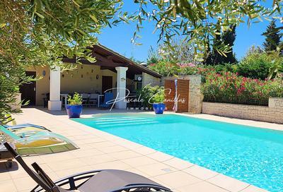 Villa - 220 m² - 11 pièces