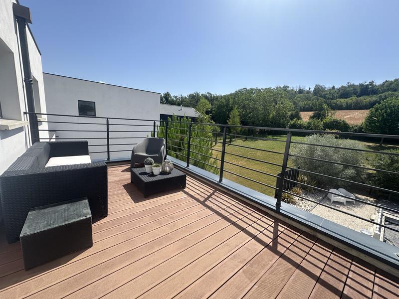 Maison - 206 m² - 7 pièces