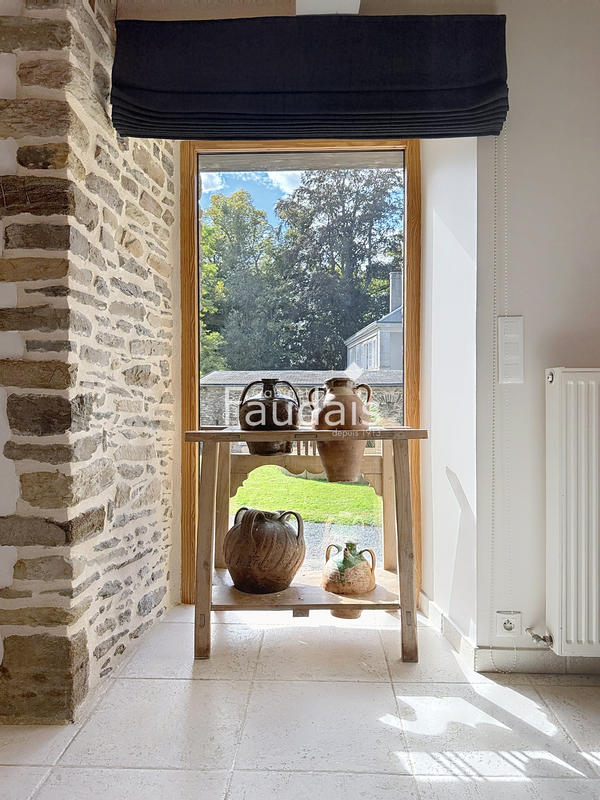 Propriété - 230 m² - 9 pièces